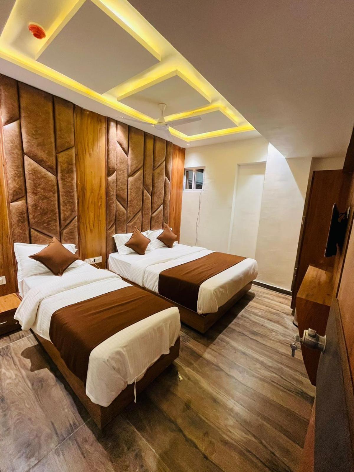 Hotel Paramount Villa Γκαντχιναγκάρ Εξωτερικό φωτογραφία