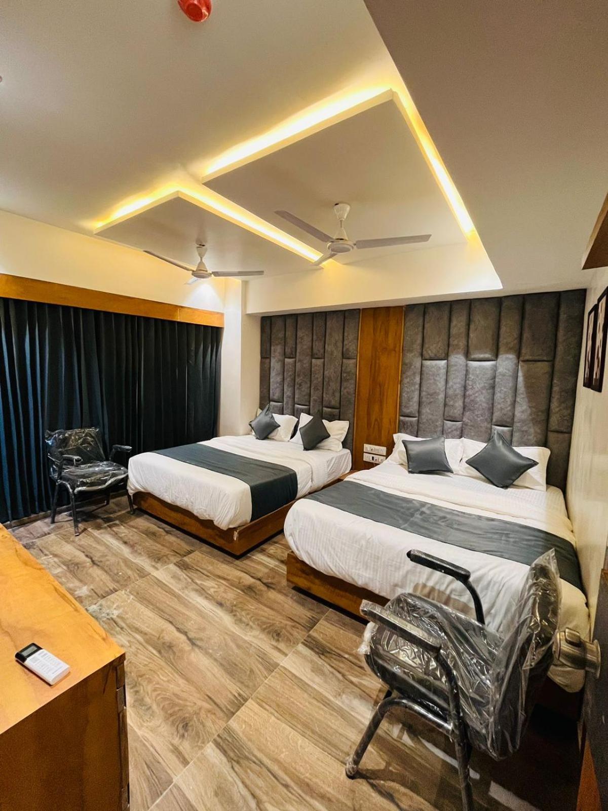 Hotel Paramount Villa Γκαντχιναγκάρ Εξωτερικό φωτογραφία