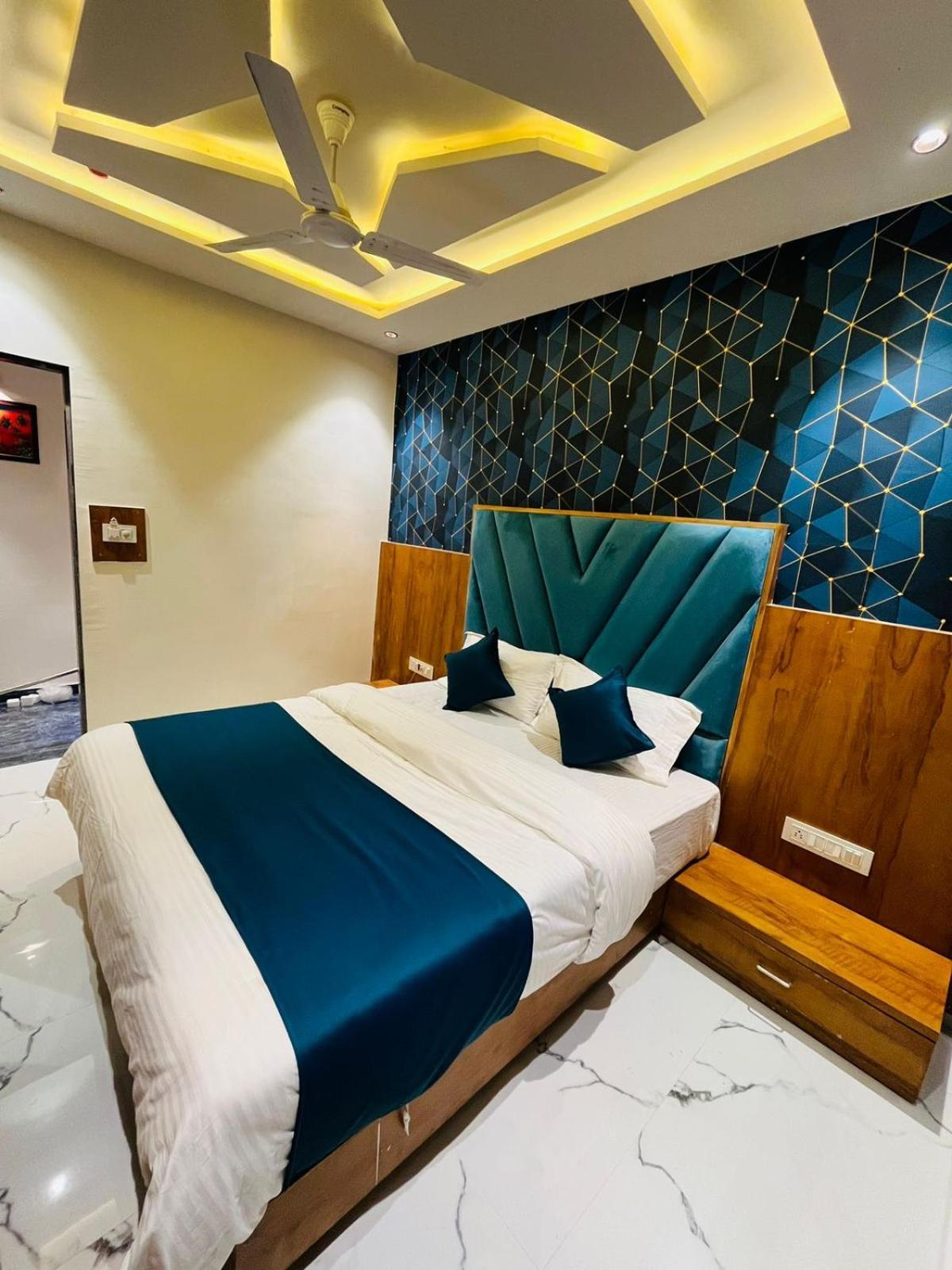 Hotel Paramount Villa Γκαντχιναγκάρ Εξωτερικό φωτογραφία