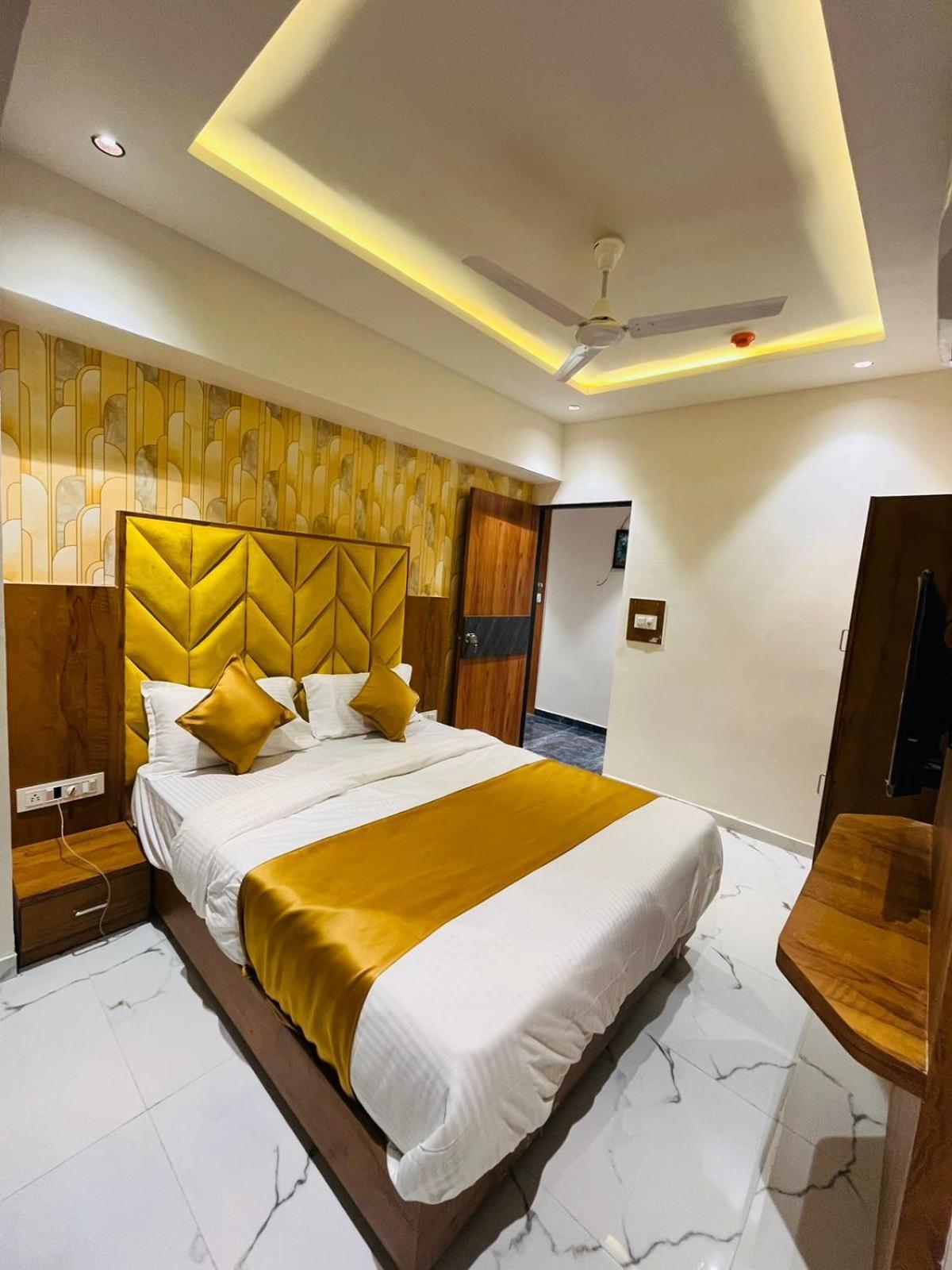 Hotel Paramount Villa Γκαντχιναγκάρ Εξωτερικό φωτογραφία